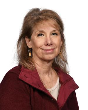 Cavaligos, Carolyn